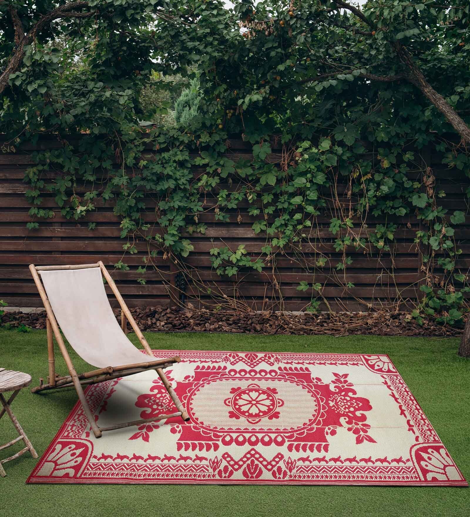 Red Traditional Polyproylene 6 ft x 9 ft Machine Made Picnic  Mats