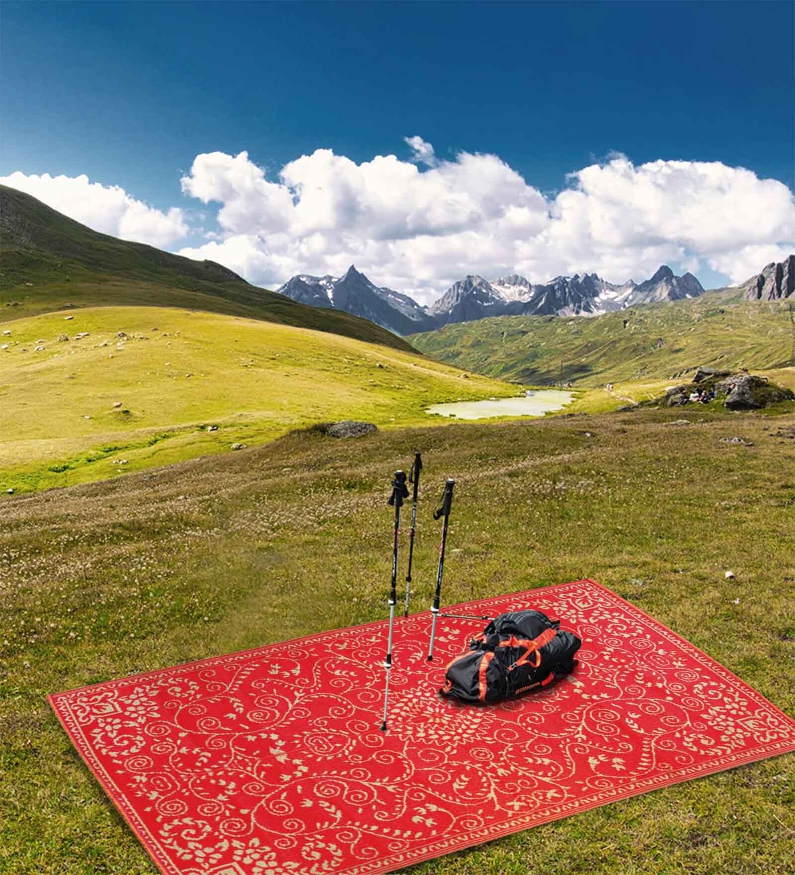 Red Traditional Polyproylene 6 ft x 9 ft Machine Made Picnic Mat