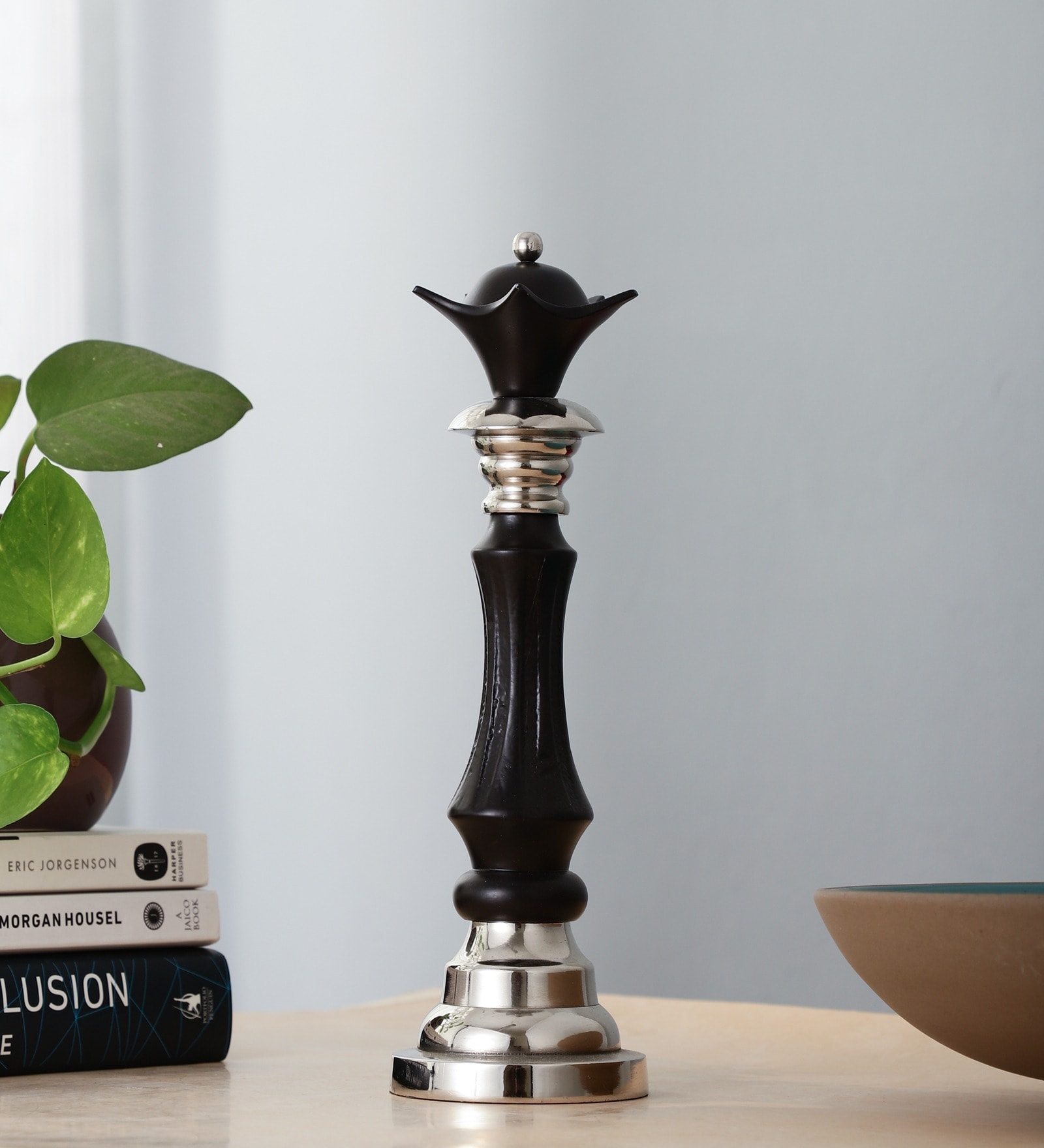 Regina Victoris Silver Black Queen Chess