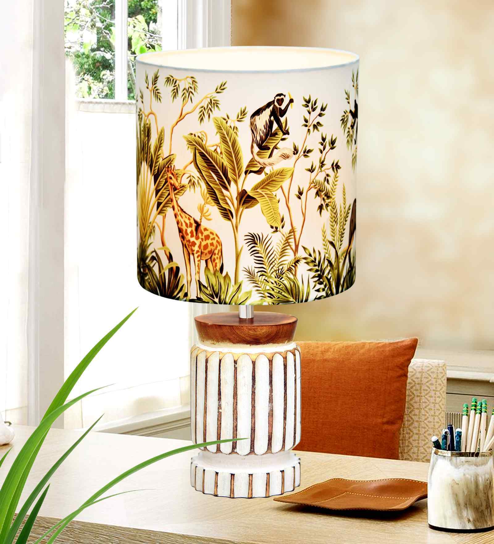 White Retro Farmhouse Table Lamp