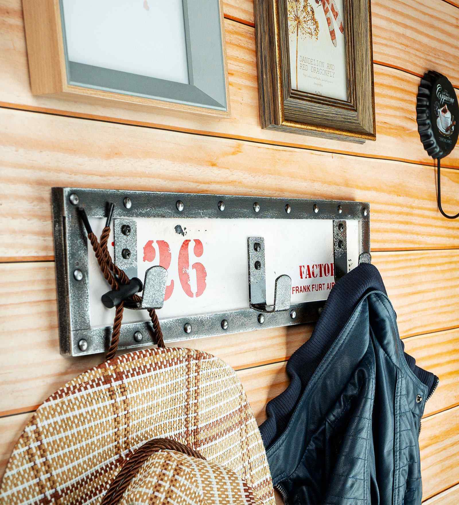 White Wooden Cloth Hanager