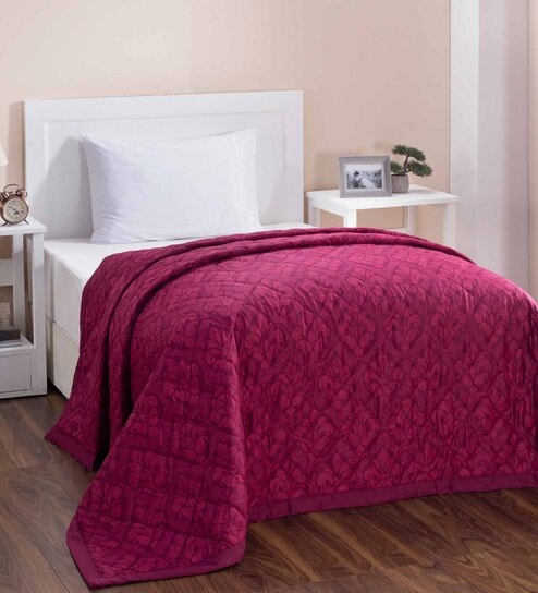 Red Cotton 100 AC Room Single Bed Quilt