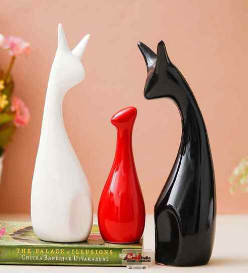 Resin Creative Cat Family Statues Figures Decorative Animal Showpieces (Set of 3, Black Red White)| Home Decoration Items for Living Room Bedroom Hall Office|Home Decor Gifts for Birthday Anniversary