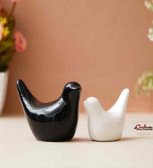 Resin Love Birds Showpieces (Set of 2, Black White)| Home Decor Items for Living Room Bedroom Hall Office Desk| Decorative Bird Figurines Statue| Home Decor Gifts for Birthday Housewarming