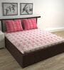 Red Whitee Abstract 144 Tc Cotton Double Bedsheet With 2 Pillowcovers