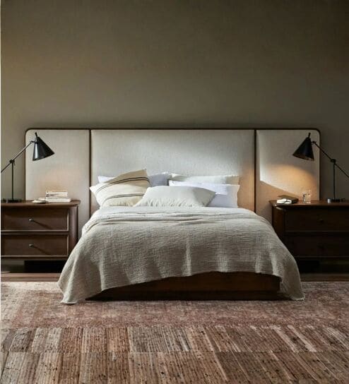 Riverdale Queen Sized Bed with Hydraulic Storage in White Finish