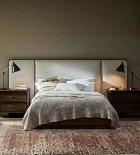 Riverdale King Sized Bed with Hydraulic Storage in White Finish