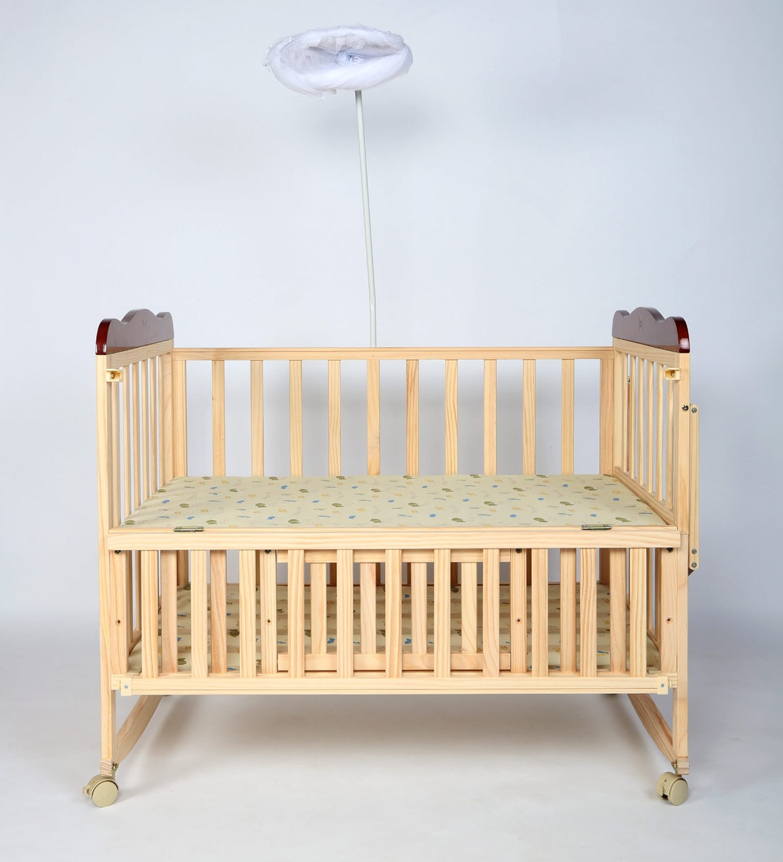 Mee mee best sale wooden cradle