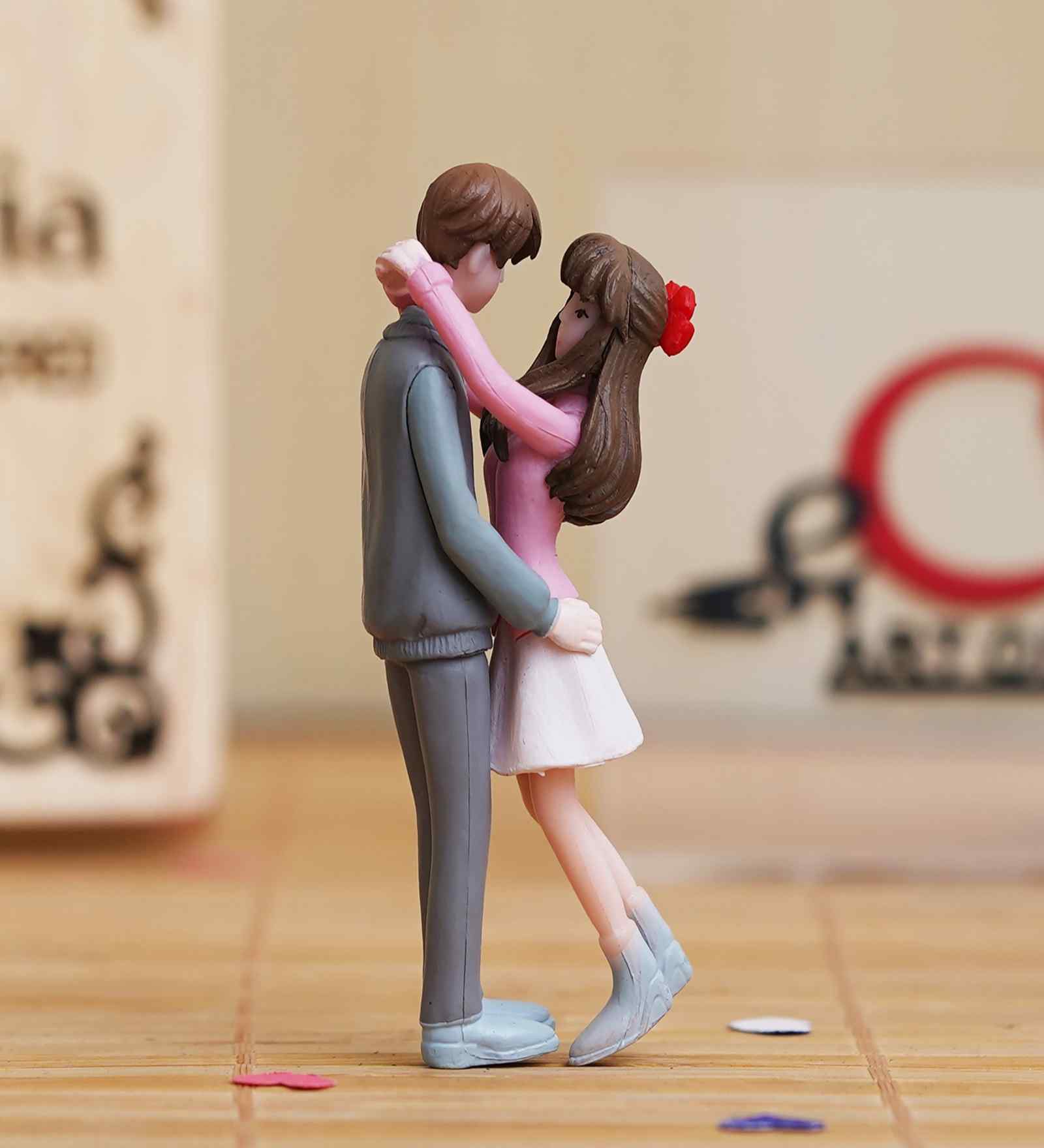 Romantic Hugging Couple Multicolour Polyresin Showpieces