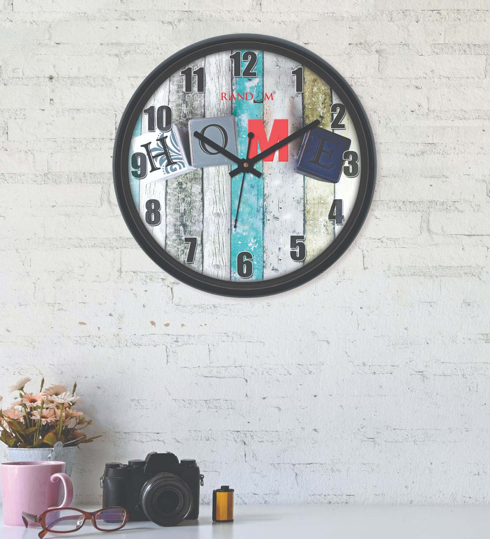 Modern Analogue Multicolor Plastic Wall Clock