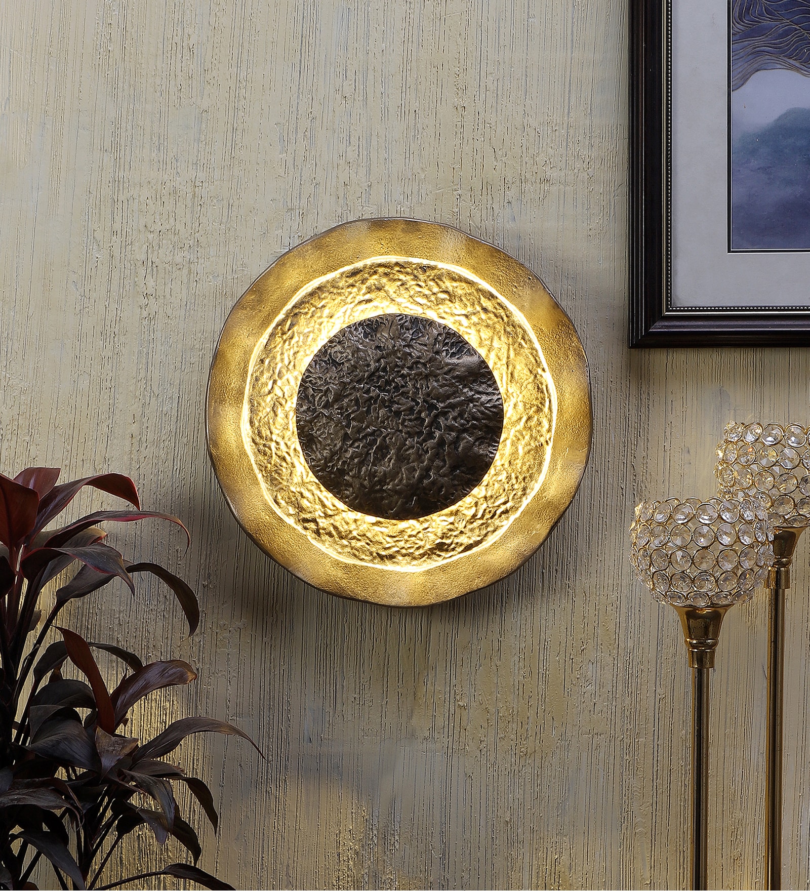 Round Metal LED Novelty Wall Light (Gold) Round Metal LED Novelty Wall Light (Gold)