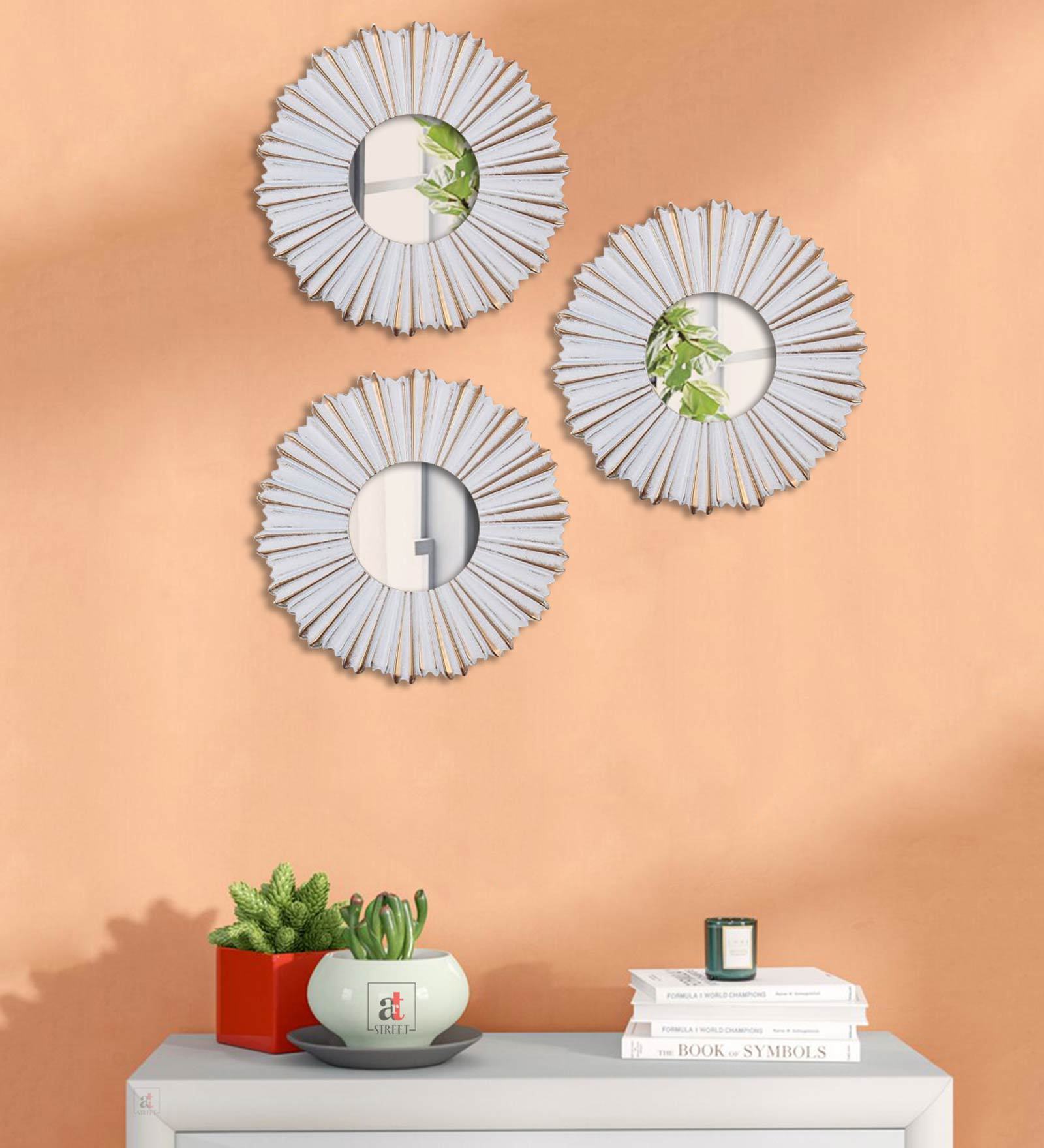 White Plastic Fine Mirror Sets