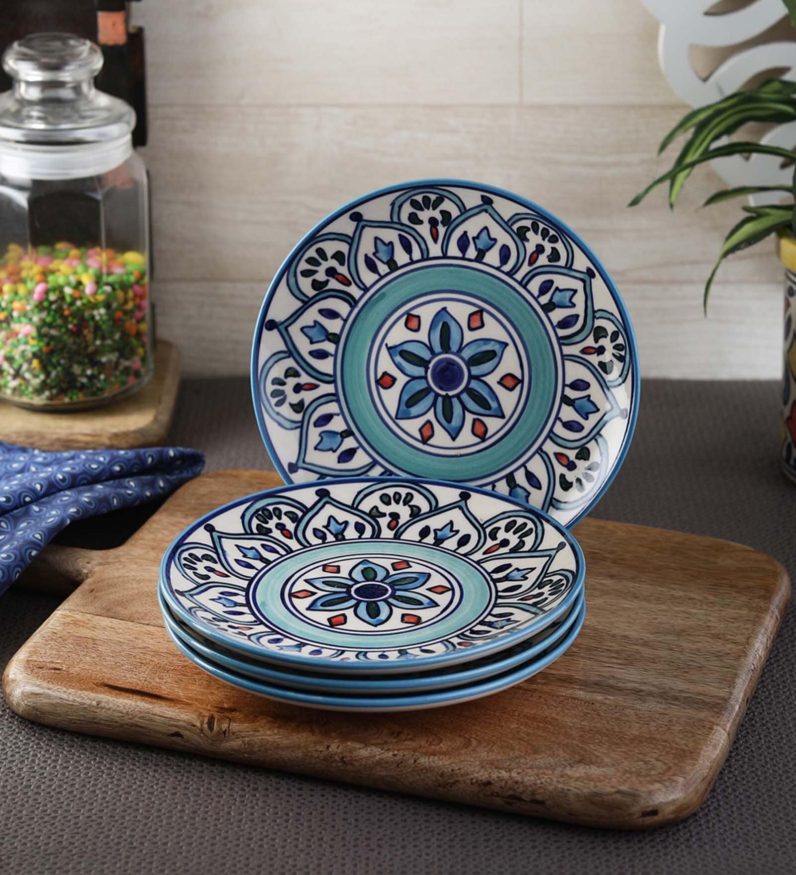 Royal Crown 7 Inch Blue & White Ceramic (Set of 4) Quarter Plate Royal Crown 7 Inch Blue & White Ceramic (Set of 4) Quarter Plate