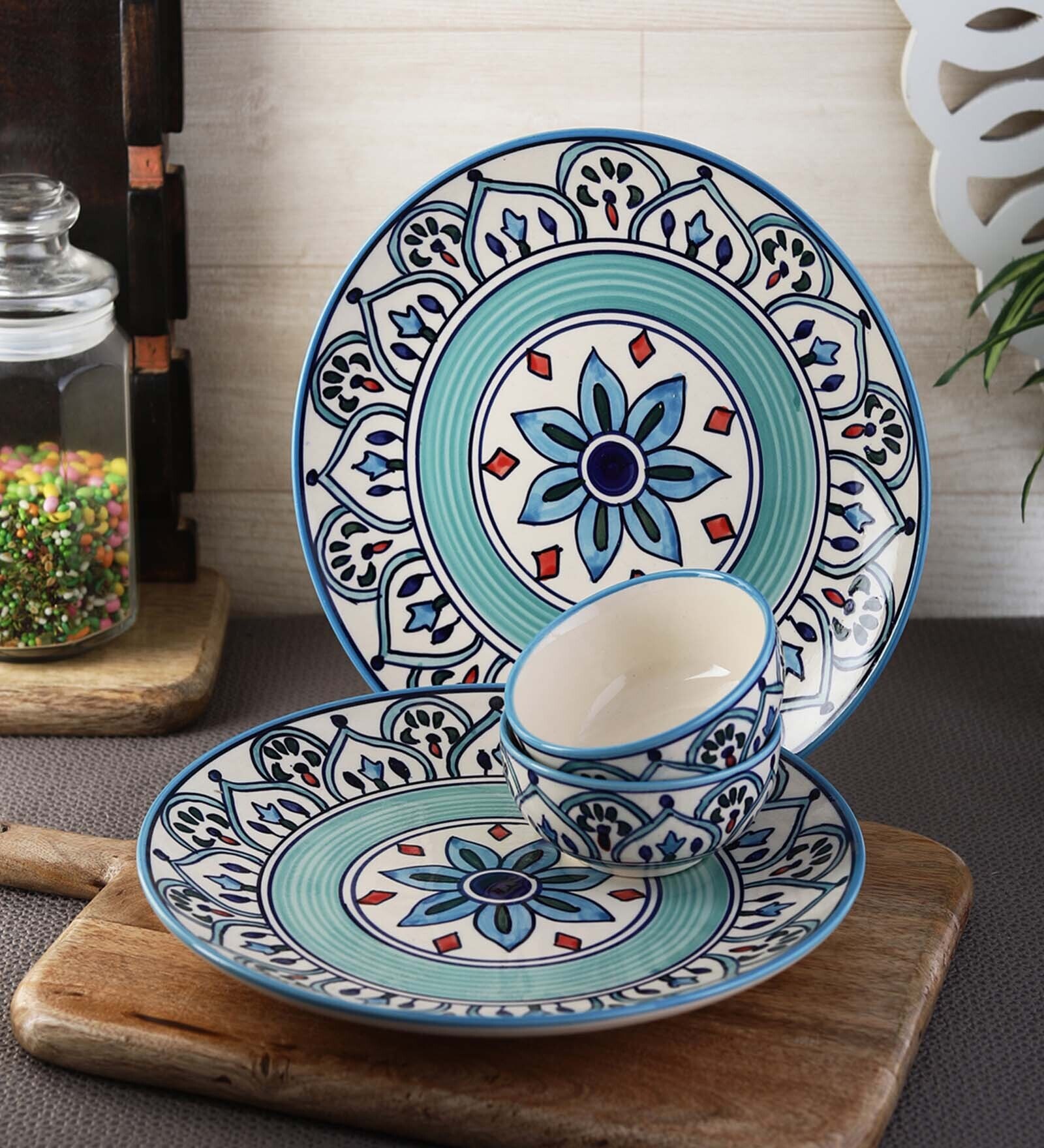 Royal Crown (Set of 4) Ceramic Dining Set (2 Plates & 2 Bowls)