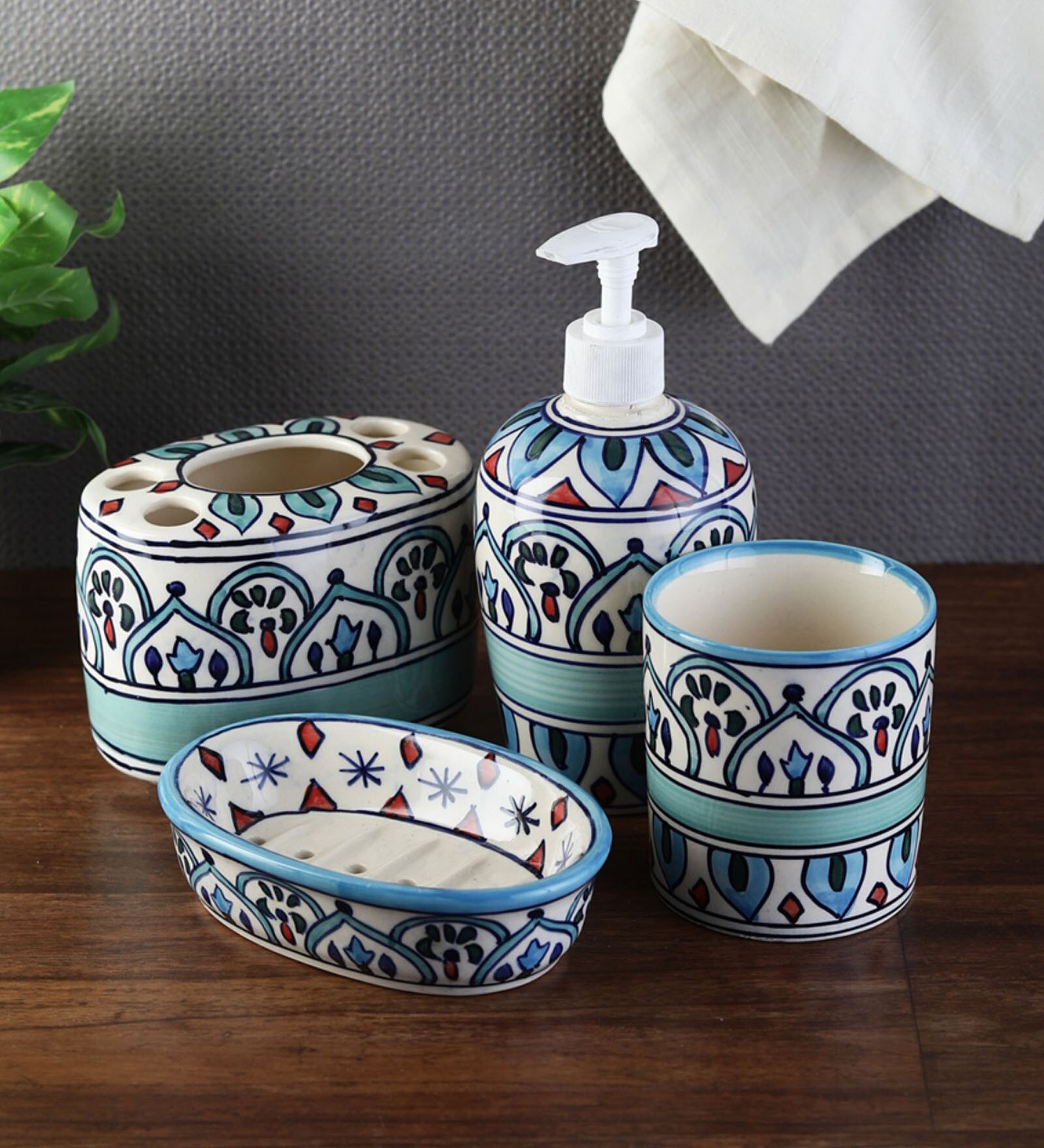 Royal Crown Multicolour Ceramic (Set of 4) Bath Accessory Set