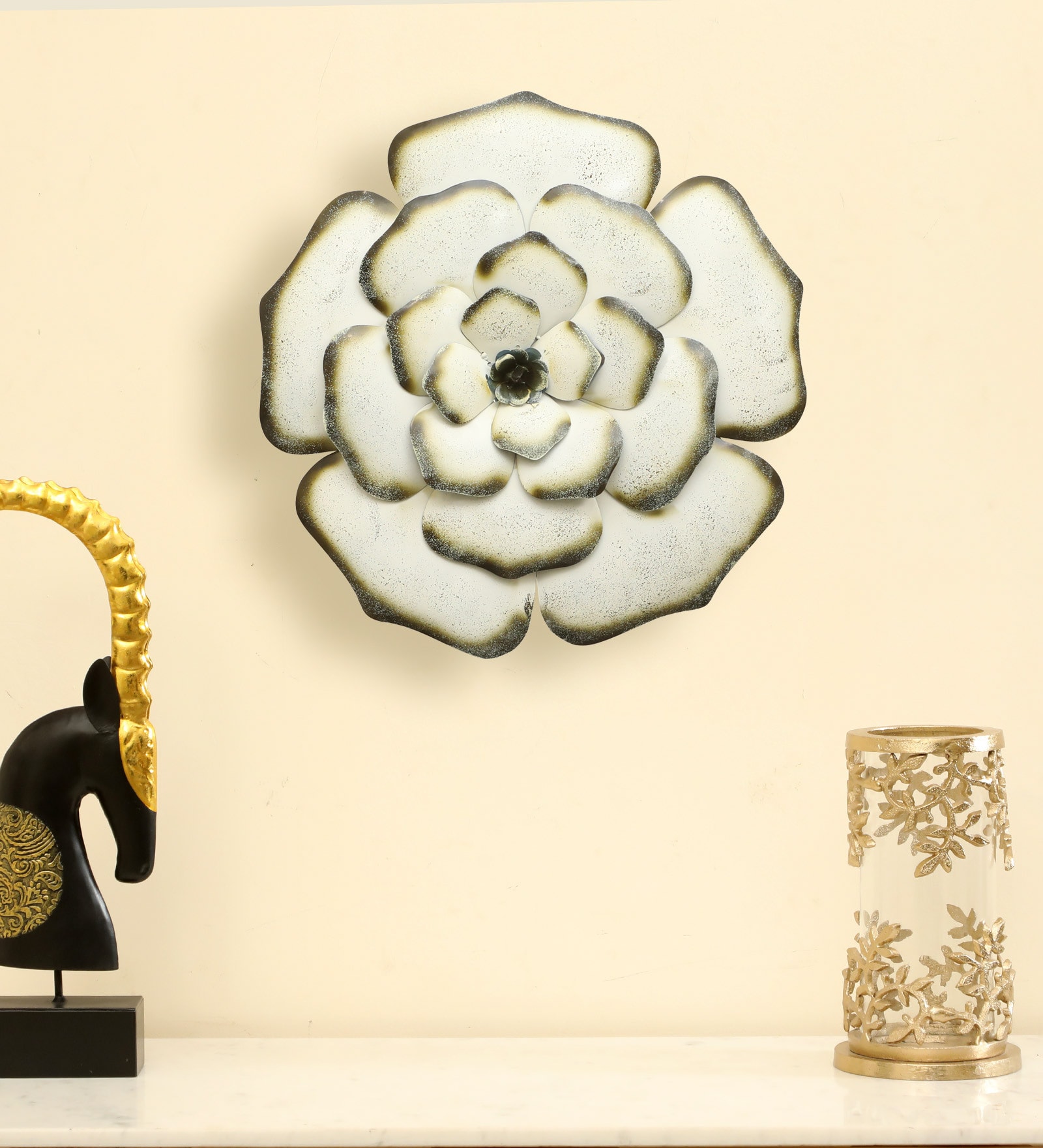 Iron Royal Flower White Abstract Wall Art