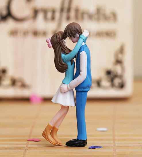 Romantic Hugging Couple Multicolour Polyresin Showpieces