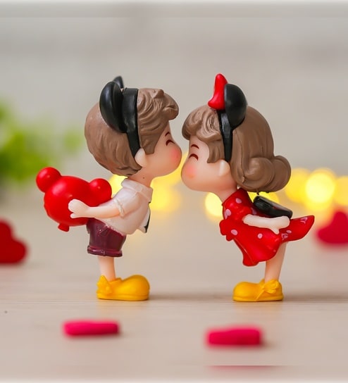 Romantic Kissing Couple Showpiece Valentine Gift