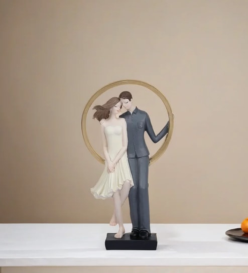 Enduring Love Couple Figurine Resin Material Felt Base Table Decor