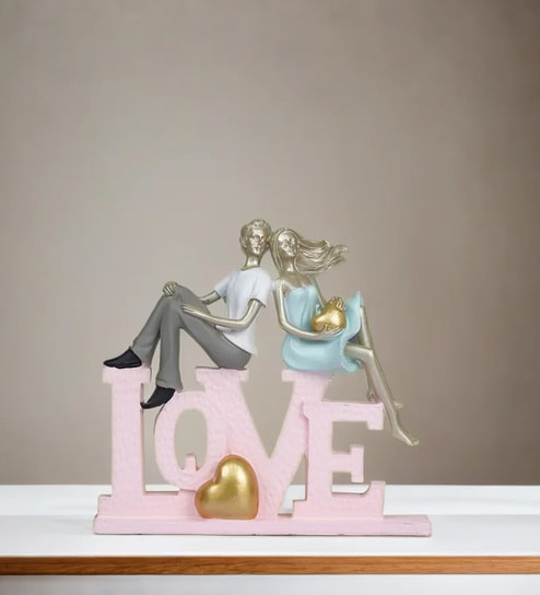 Smitten Couple Decorative Sculpture Resin Material Felt Base Table Decor