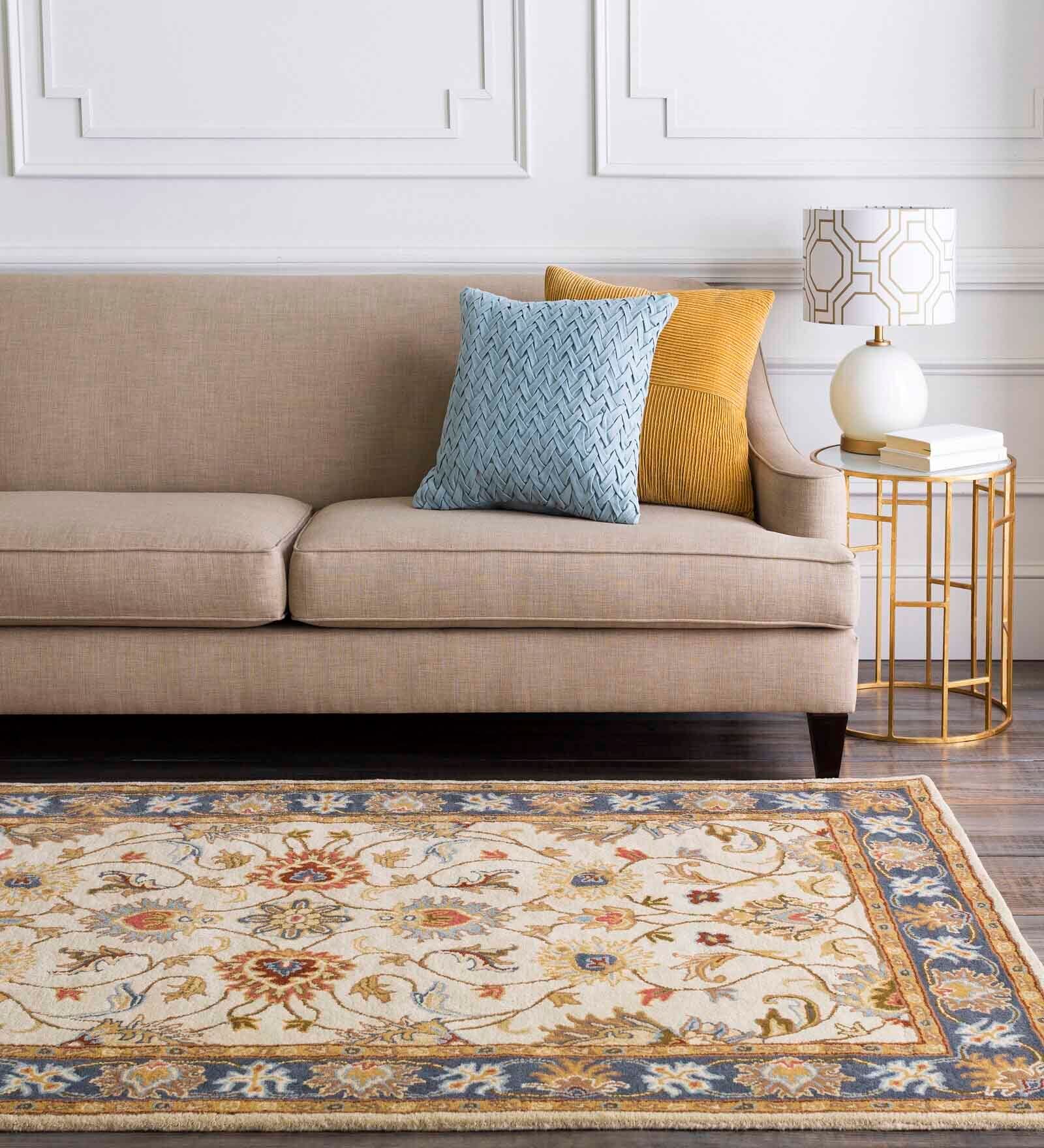White Floral Wool 5 ft x 7 ft Hand tufted Carpet