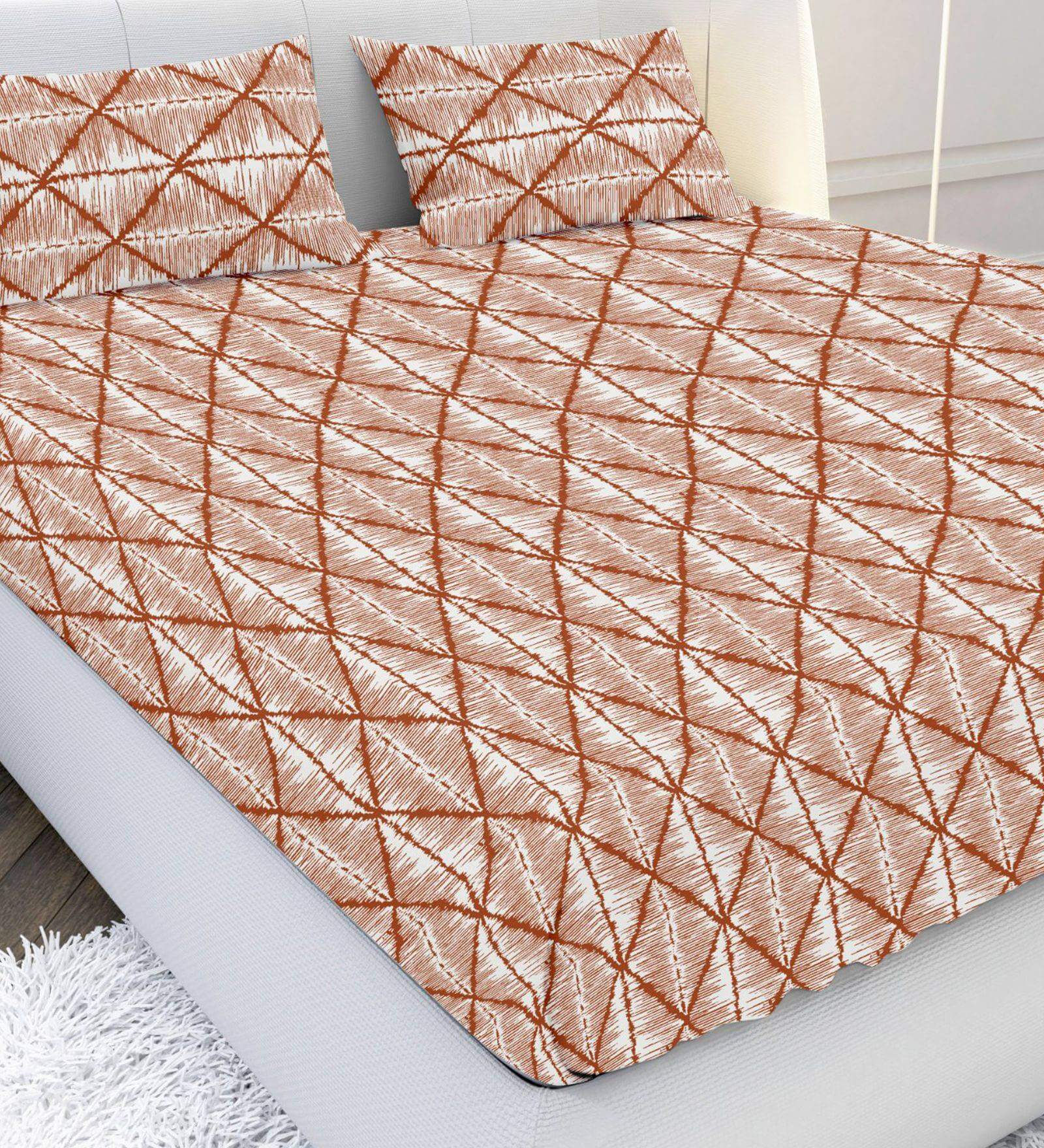 Rust Geometric 144 TC Cotton King Bedsheet with 2 Pillow Covers