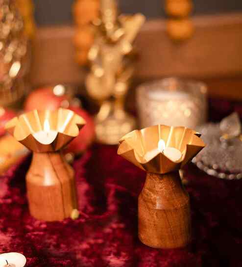 Rustic Bloom Metal Tealight Holder (Set of 2, Bronze)