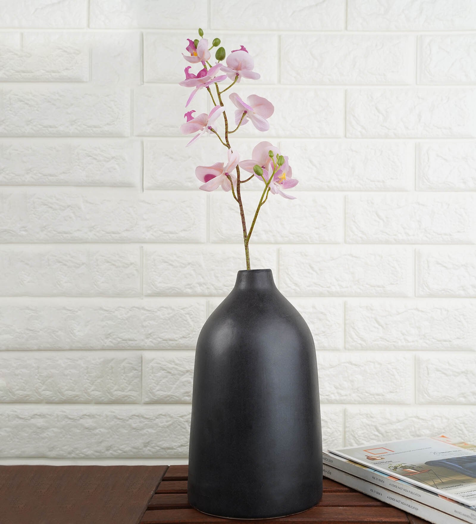 Sable Bud Black Ceramic Table Vase