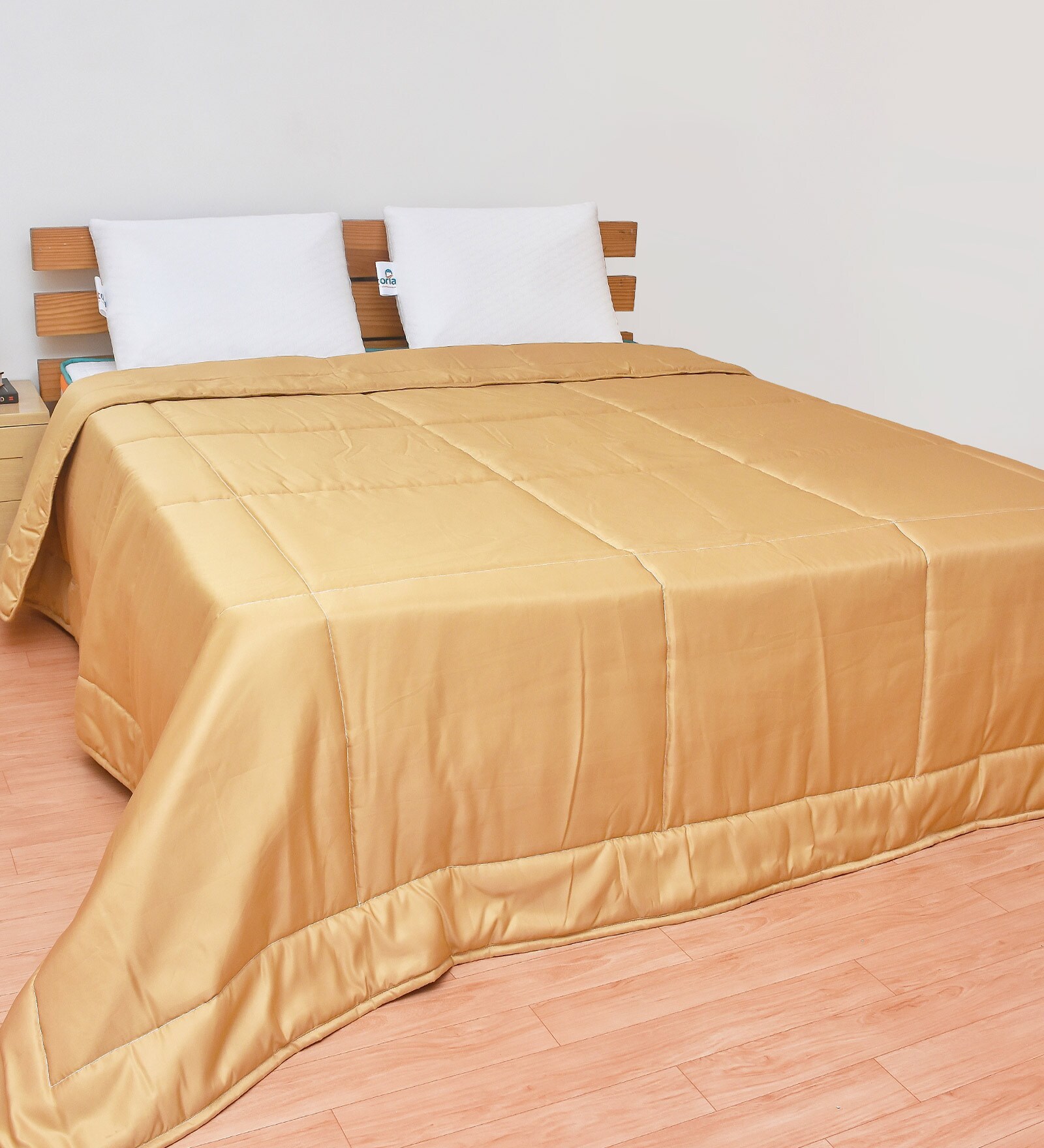 Sapphire Smooth Micro Cotton Fabric 100 GSM AC Room Double Bed Comforter