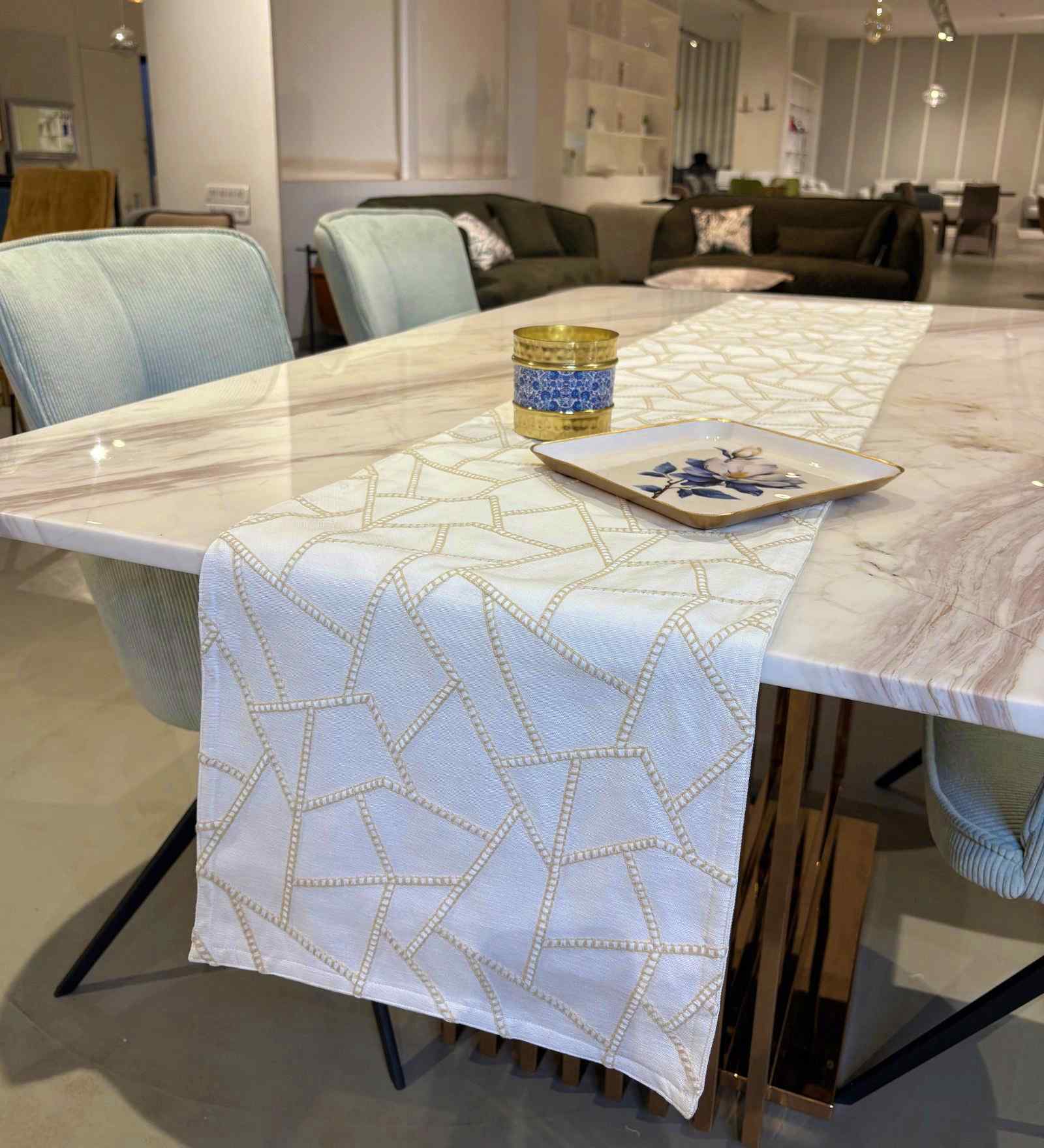 White Sareta 100% Cotton 14x72 Inches Floral Table Runner