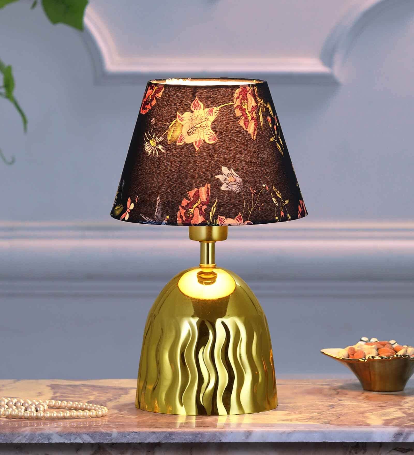 Serin Iron Table Lamp with Cotton Fabric Lampshade (Gold & White)