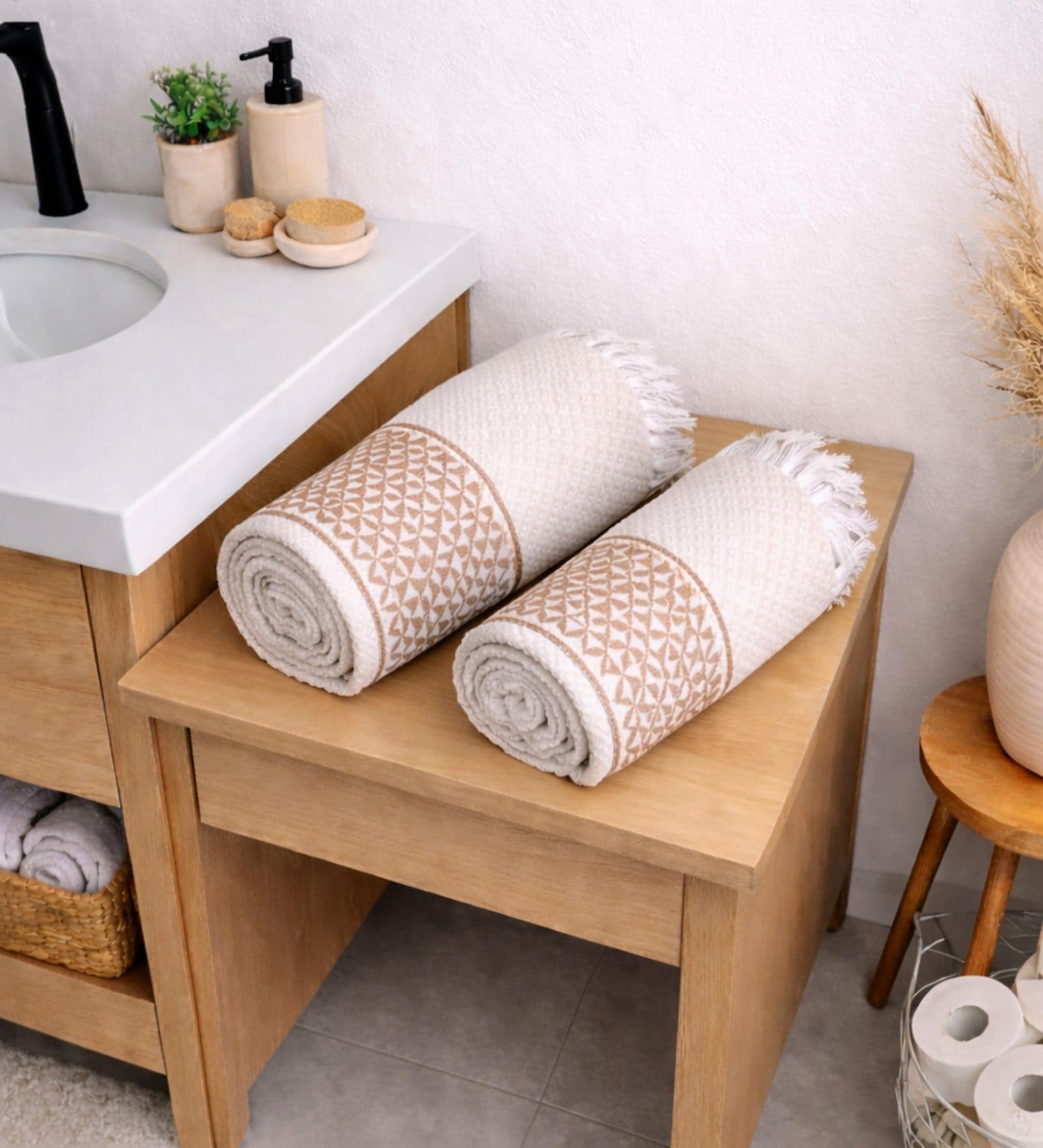 Set Of 2 Beige Cotton Bath Towels