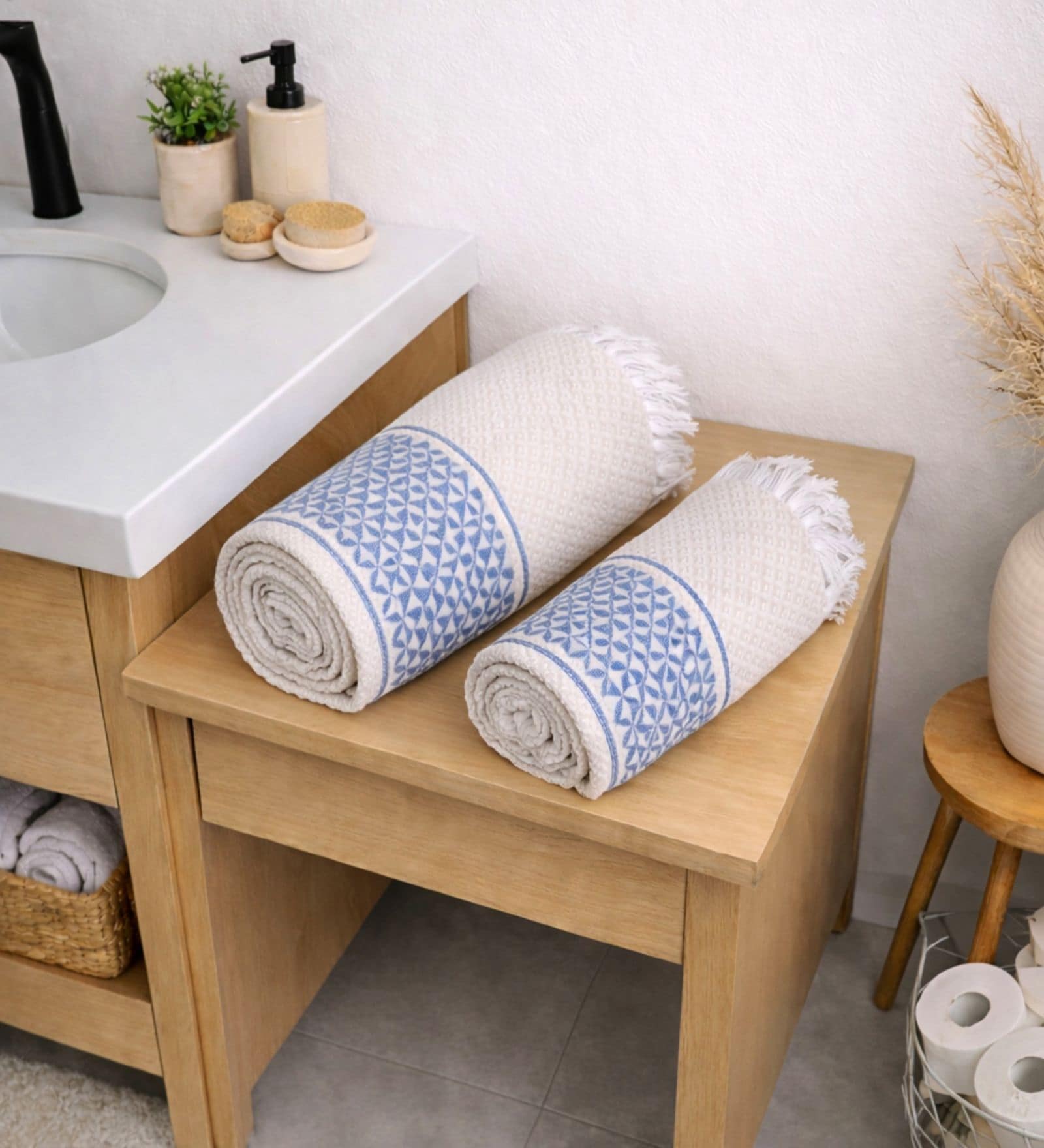 Set Of 2 Blue Cotton Bath Towels