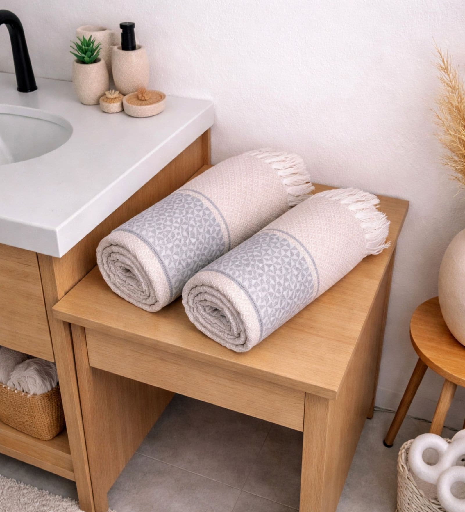 Set Of 2 Grey Cotton Bath Towels