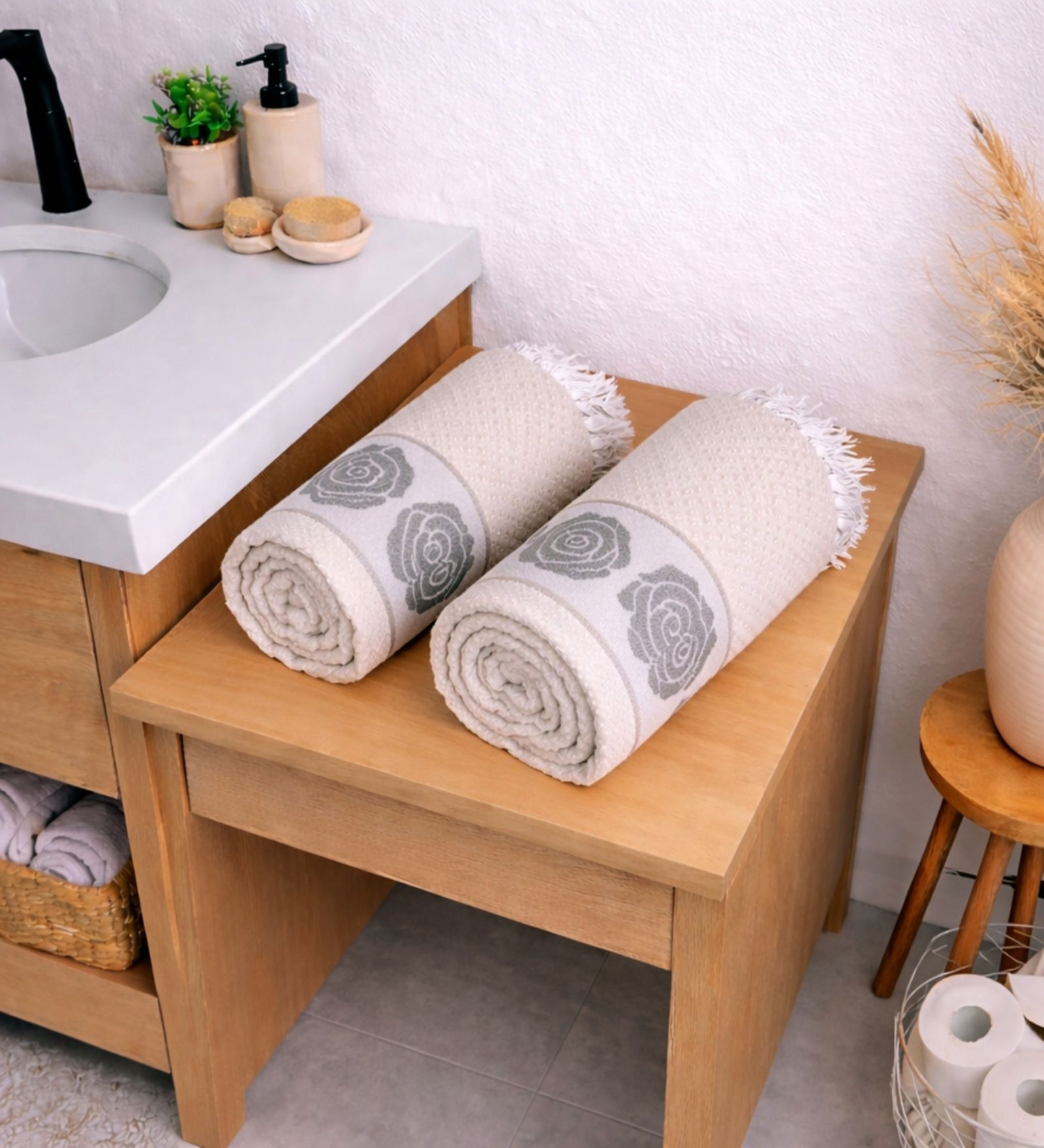 Set Of 2 Grey Cotton Bath Towels
