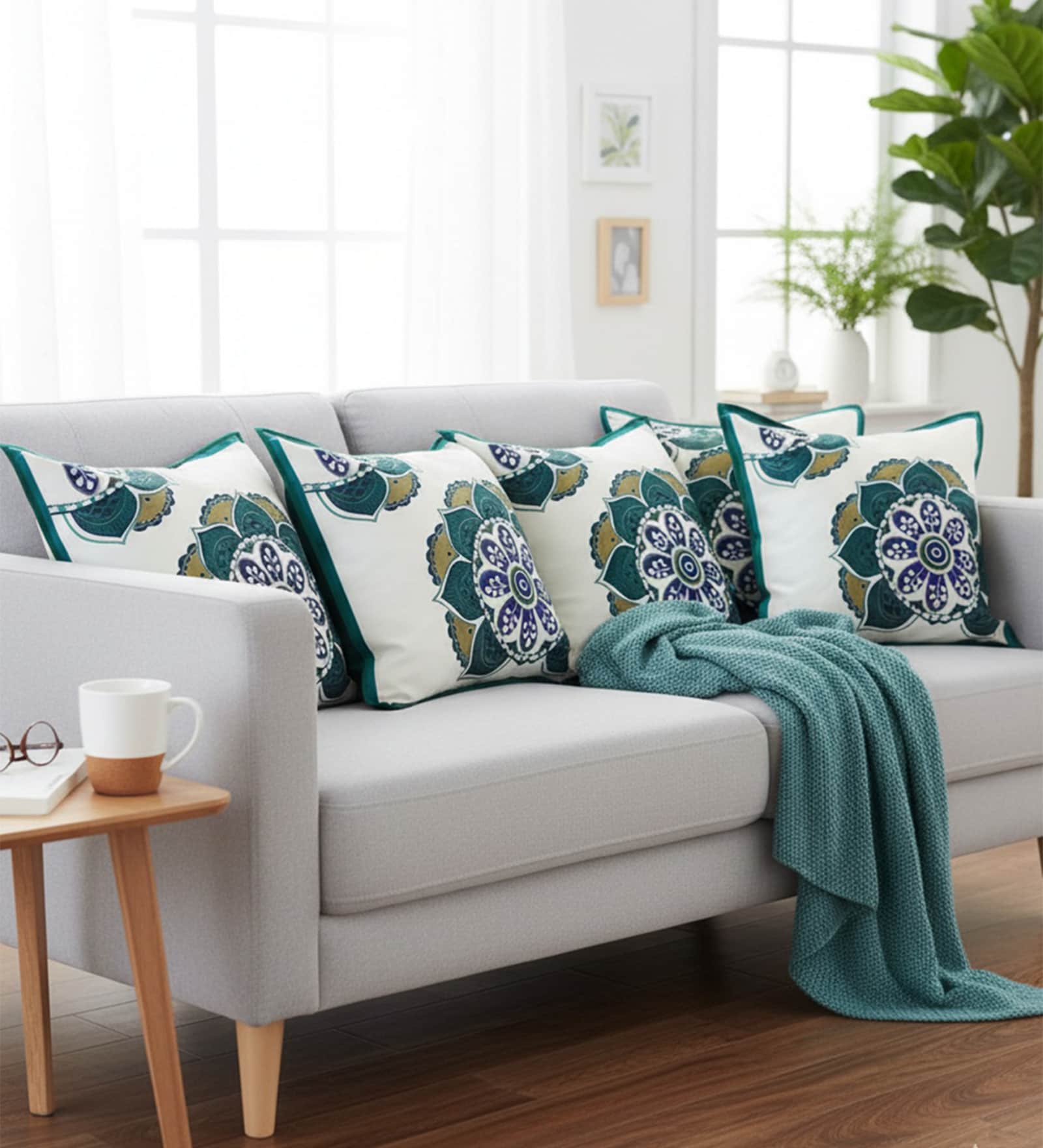 Set of 4 Elegant Damask Throw Cushion Covers (18x18)