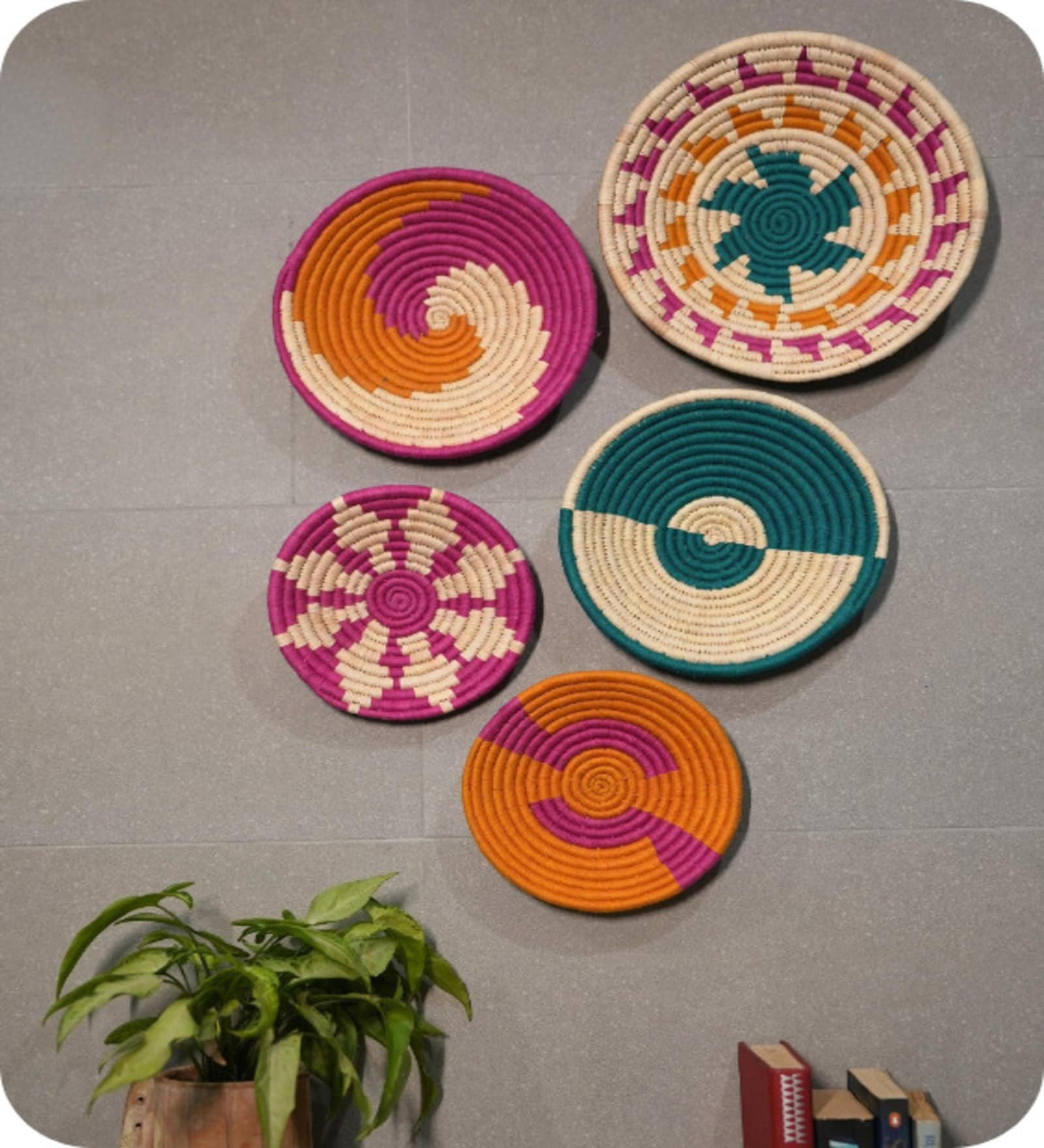 Set Of 5 Multicolor Sabai Grass Mehfil Harmony  Wall Plate