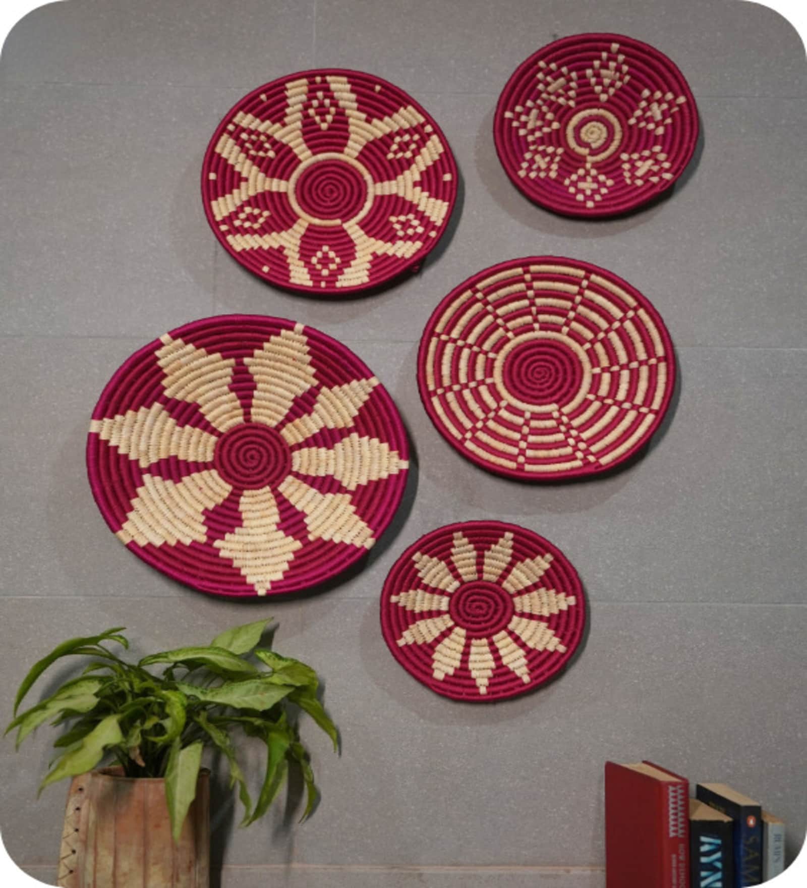 Set Of 5 Rose Sabai Grass Scarlet Petals Wall Plate
