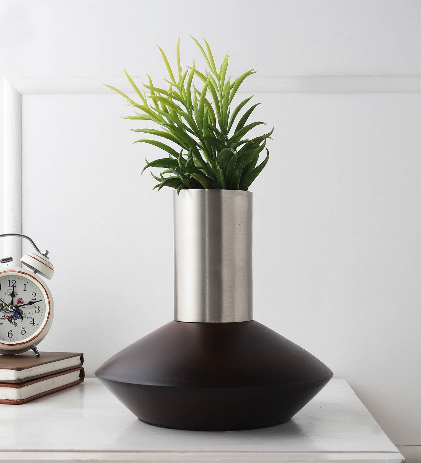 Short Diedra Silver & Black Aluminium Table Vase