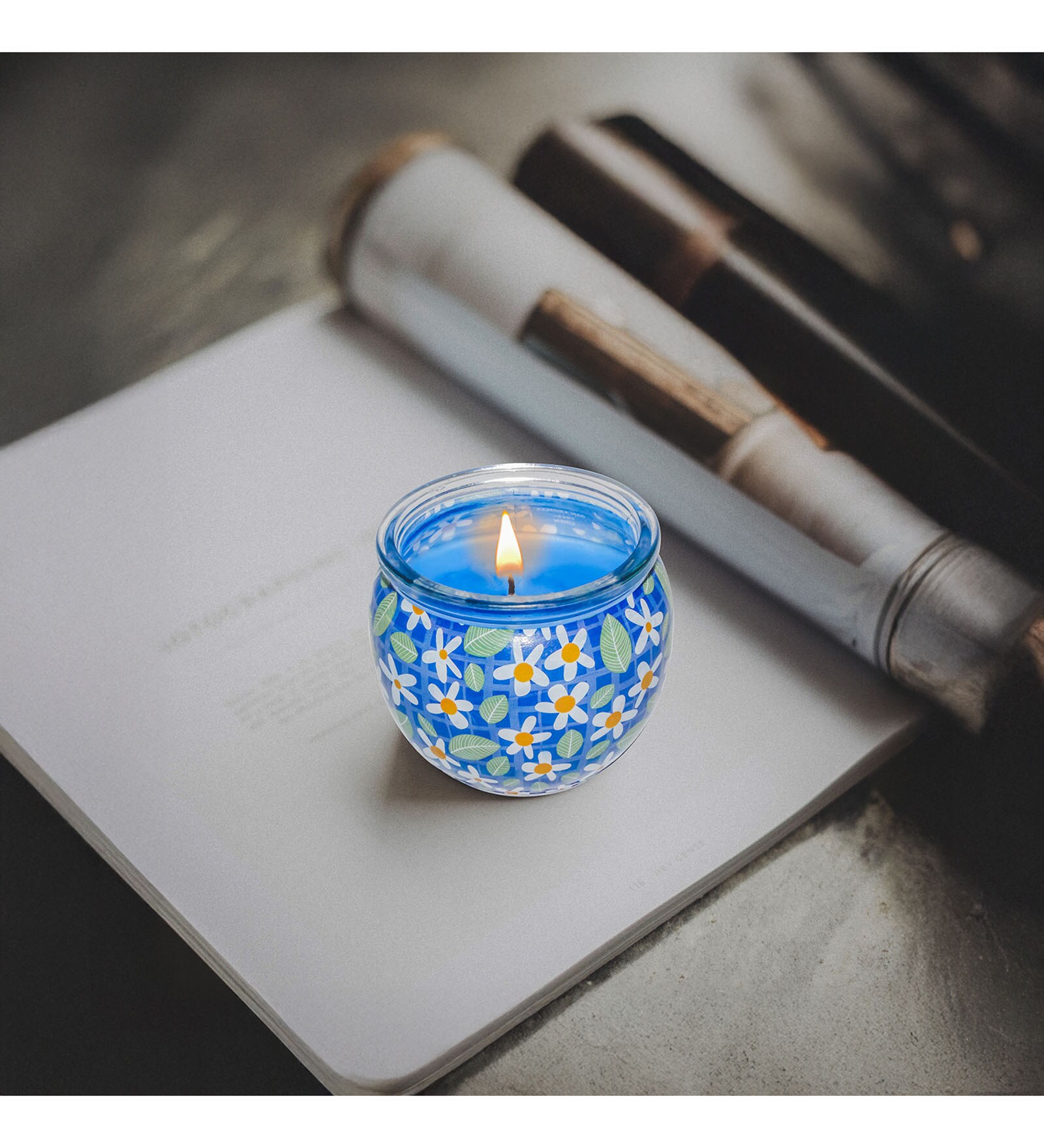 Shrink Sleeve Glass Candle (Fresh Linen)