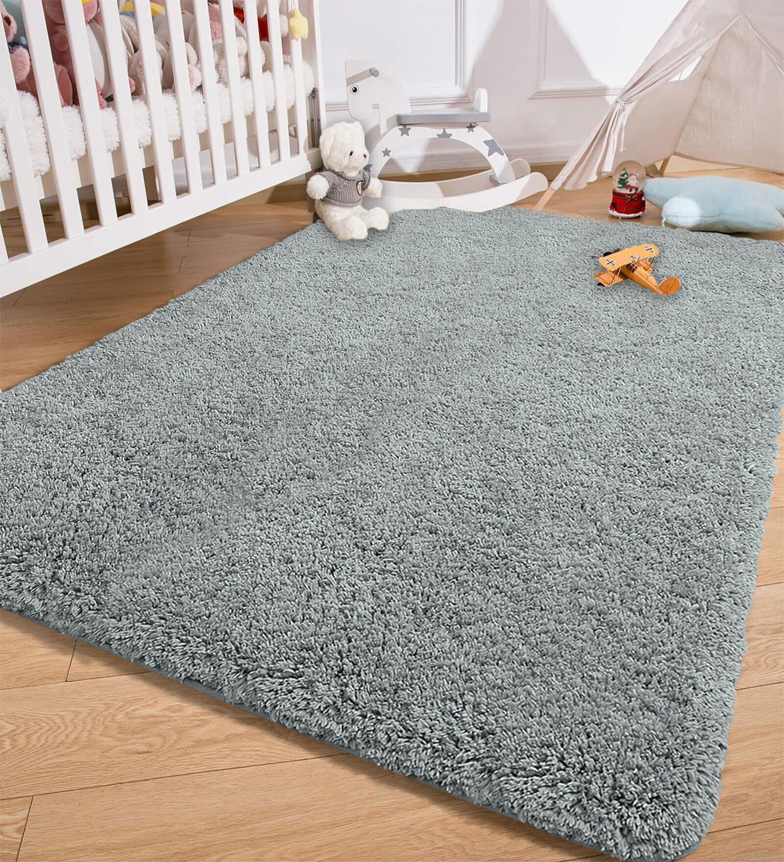 Silver Solidal Microfiber 3 x 5 Feet Machine Made Carpet