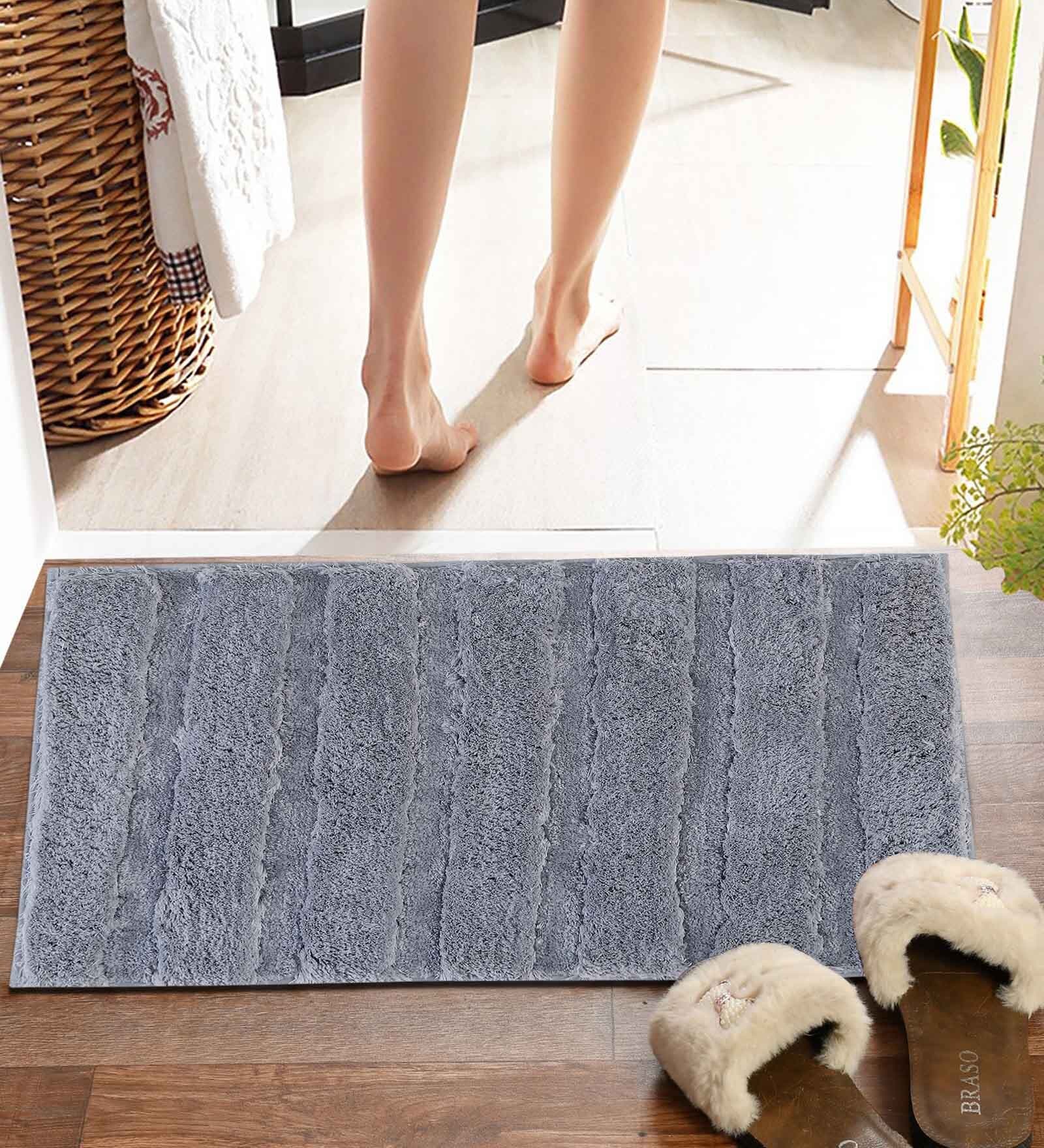 Silver Striped MicroFibre 14x10 Inches Antiskid Bath Mats