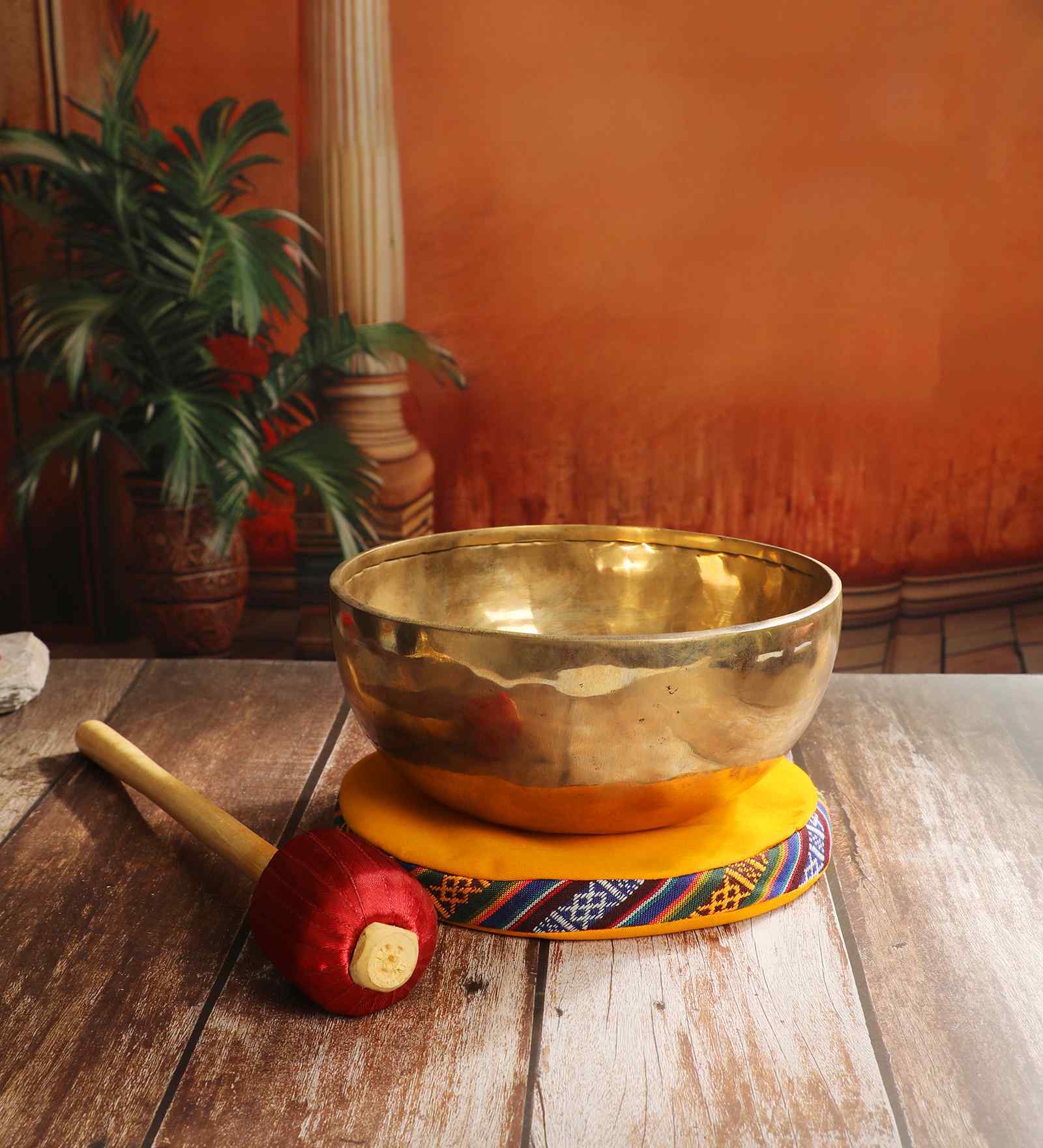 Singing bowl with cushion