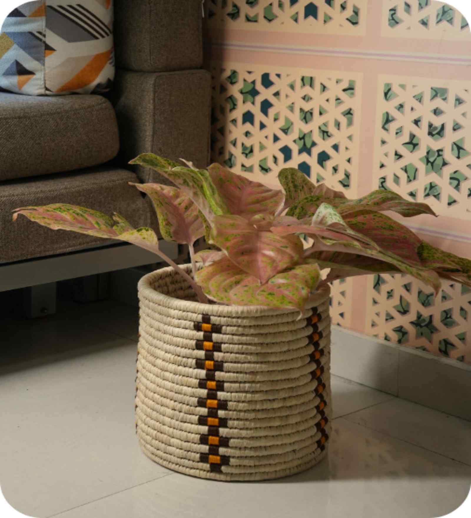 Single Natural Sabai Grass Woven Roots Origin Plant Holder