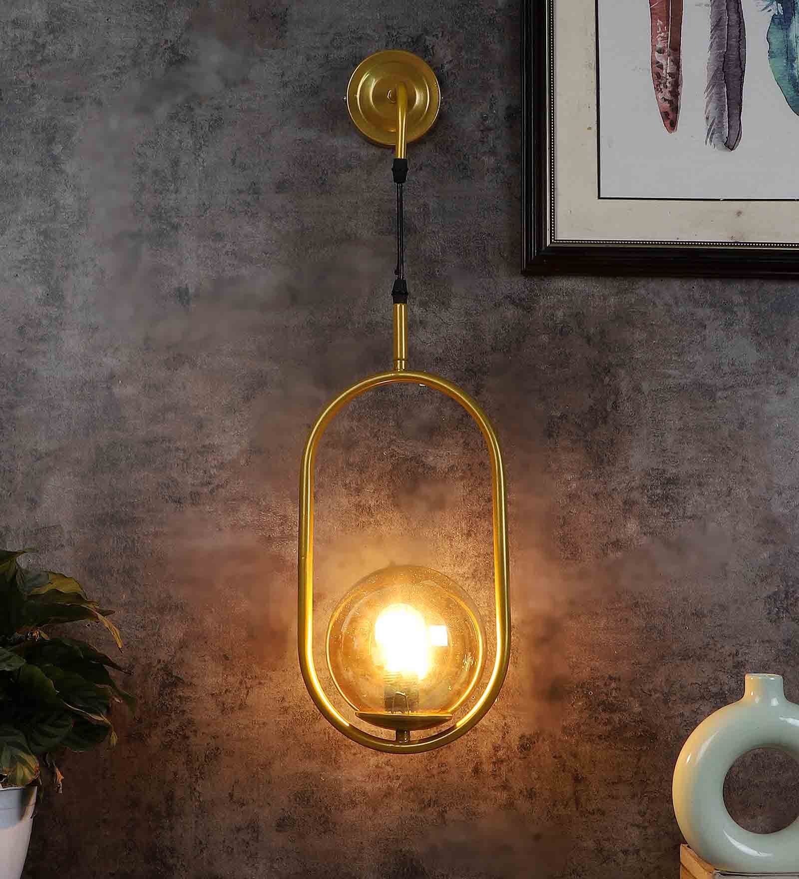 Single Metal Novelty Wall Light (Gold) Single Metal Novelty Wall Light (Gold)