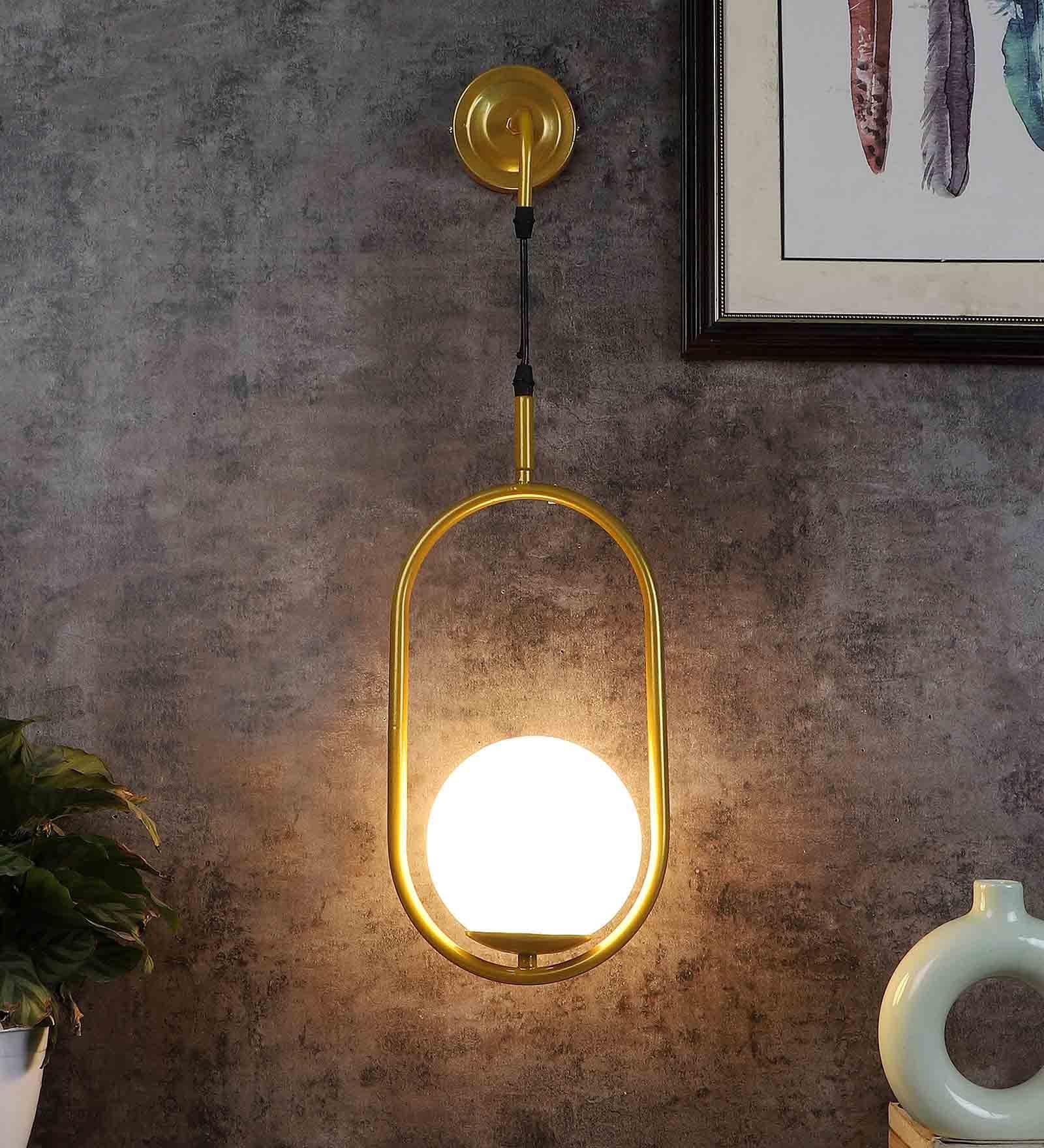Single Metal Novelty Wall Light (Gold) Single Metal Novelty Wall Light (Gold)