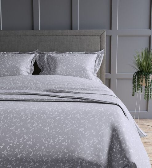 Silver Grey Floral 300TC Cotton Super King Sized Double Bedsheet with 2 piping Pillow Covers