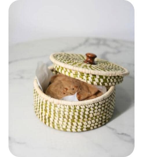 Single Olive Sabai Grass Earthen Cradle Roti Box