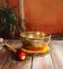 Singing bowl with cushion