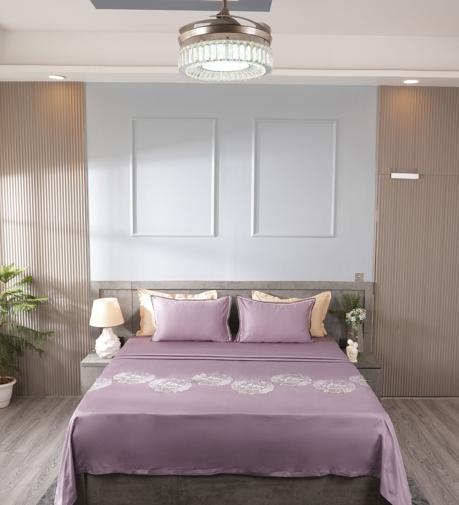 Smoky Lilac 300TC 100% Cotton Solid Flat Embroidered Super King Bedsheet With 2 Pillow Covers Smoky Lilac 300TC 100% Cotton Solid Flat Embroidered Super King Bedsheet With 2 Pillow Covers